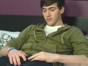 Hot Twink Boy porn videos at Xecce.com