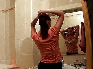 Hot fuck in bathroom