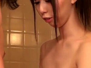 自宅に男優を連れ込む!3 小栗みく