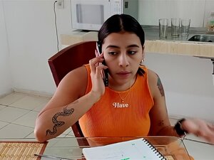 Horny Stepdaughter Masturbates While Her Stepmom Talks On The Phone SQUIRTS - Porn In Spanish Porn