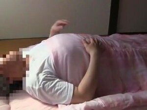 欲求不満の日本人娘、小出春香の素晴らしいフェラ、巨乳JAVシーン