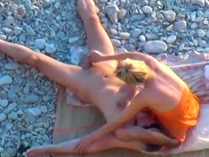 Nude Milf Shaved Pussy Beach Voyeur Hd