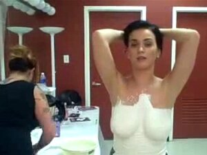 Katie Perry Nude porn videos at Xecce.com