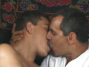 Gay seks sperm otac i sin video
