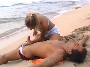 Grupi seks na plaži jeca